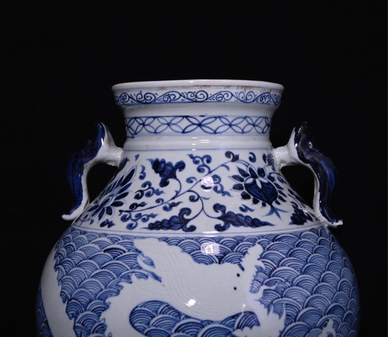 Chinese blue and white porcelain vase