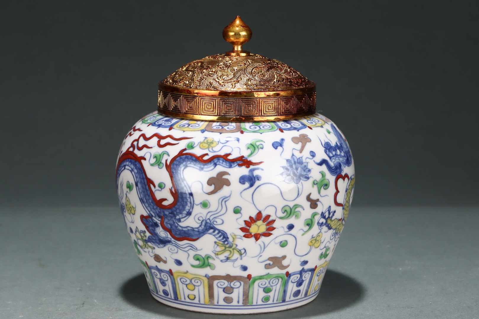 Chinese doucai porcelain jar
