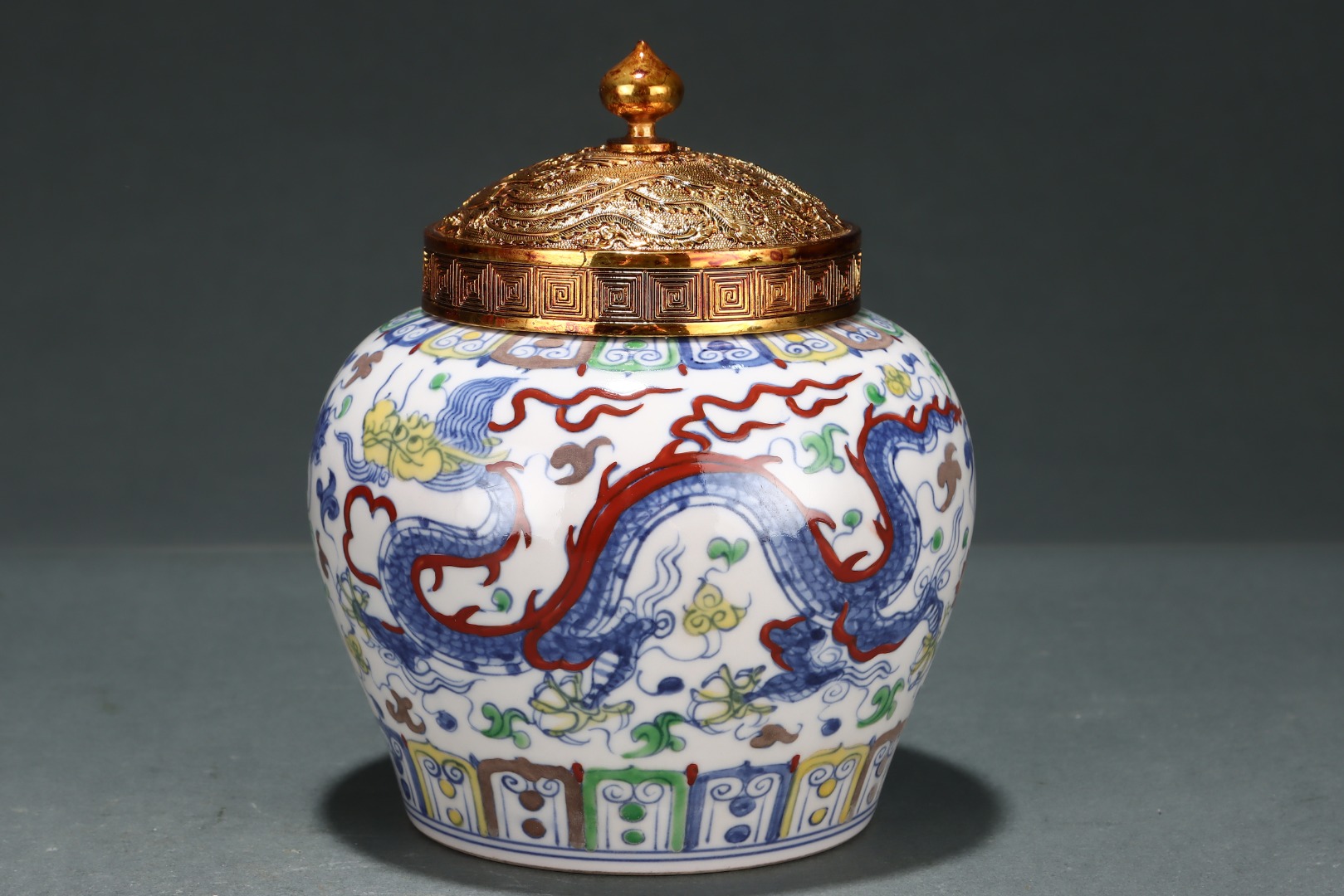 Chinese doucai porcelain jar