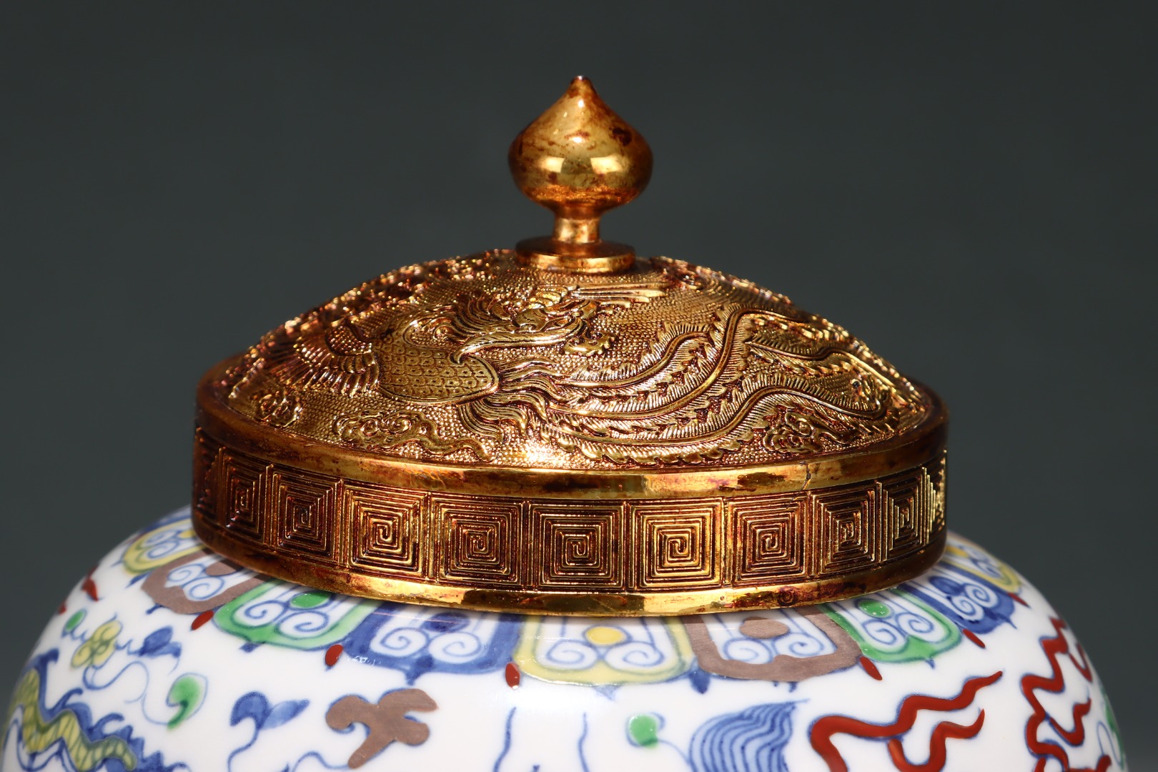 Chinese doucai porcelain jar