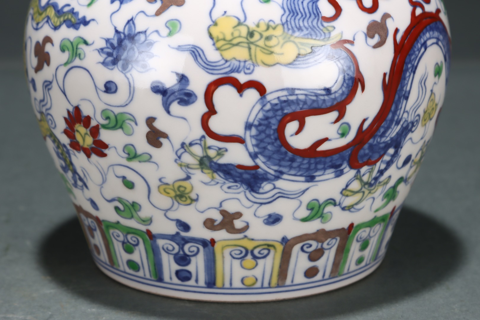 Chinese doucai porcelain jar