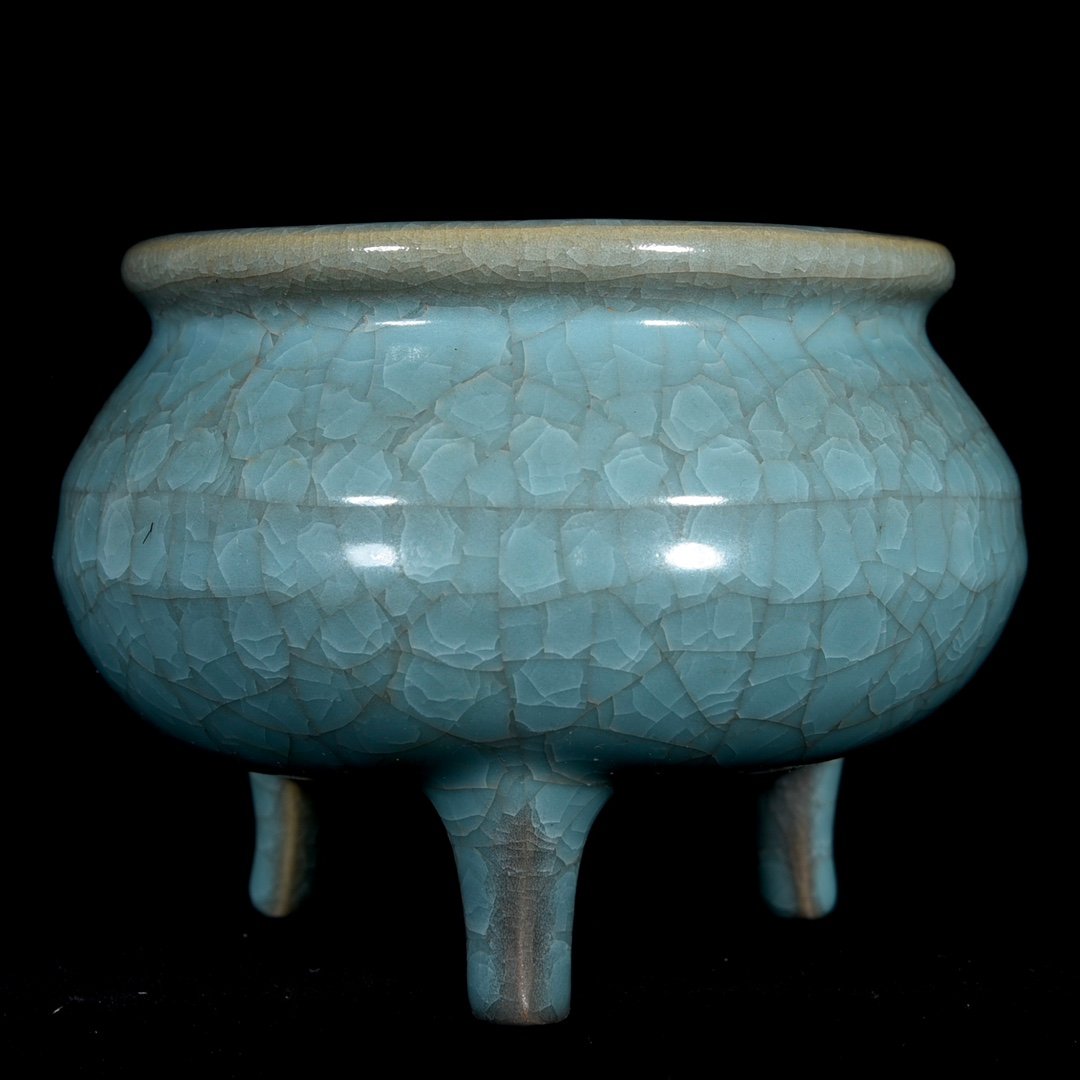 Chinese ru kiln porcelain incense burner