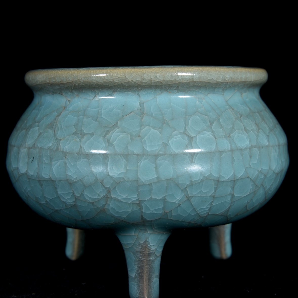 Chinese ru kiln porcelain incense burner