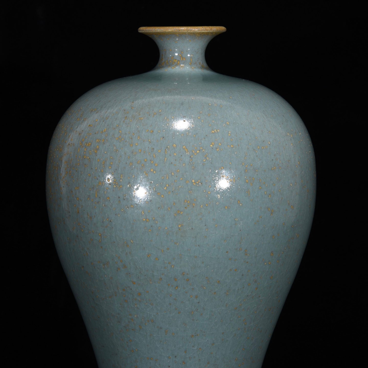 Chinese ru kiln porcelain vase