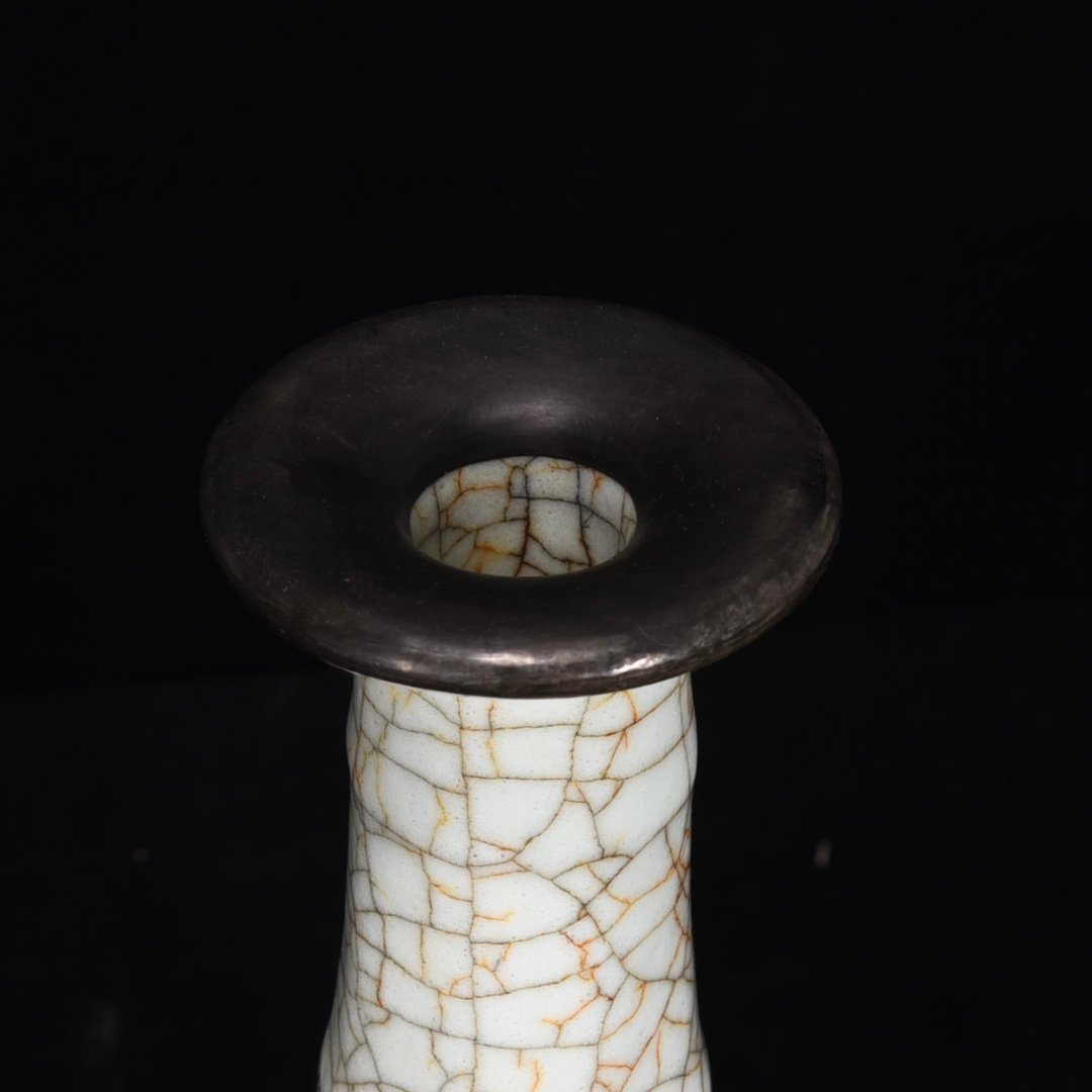 Chinese ge kiln porcelain vase
