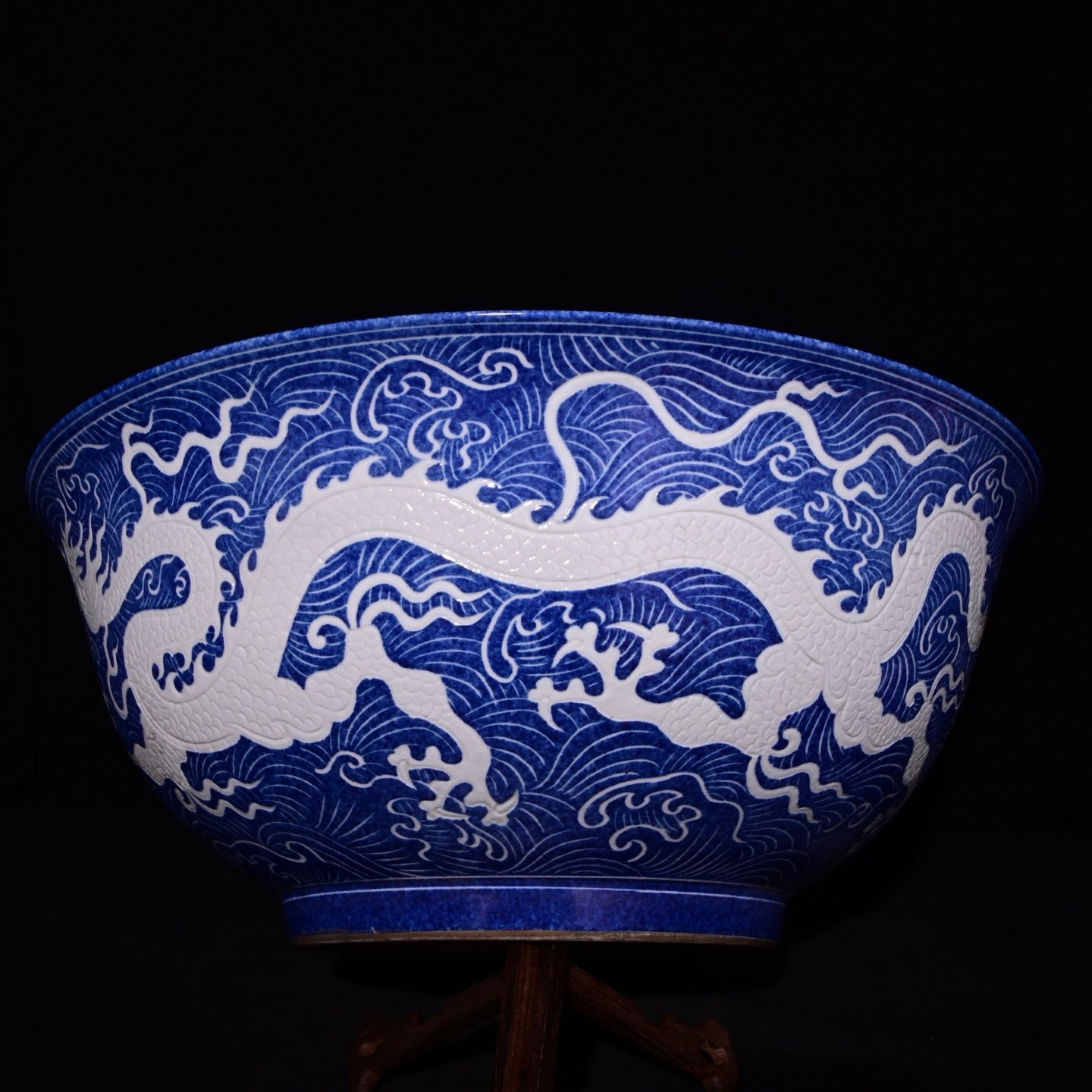 Chinese blue and white porcelain large bowl