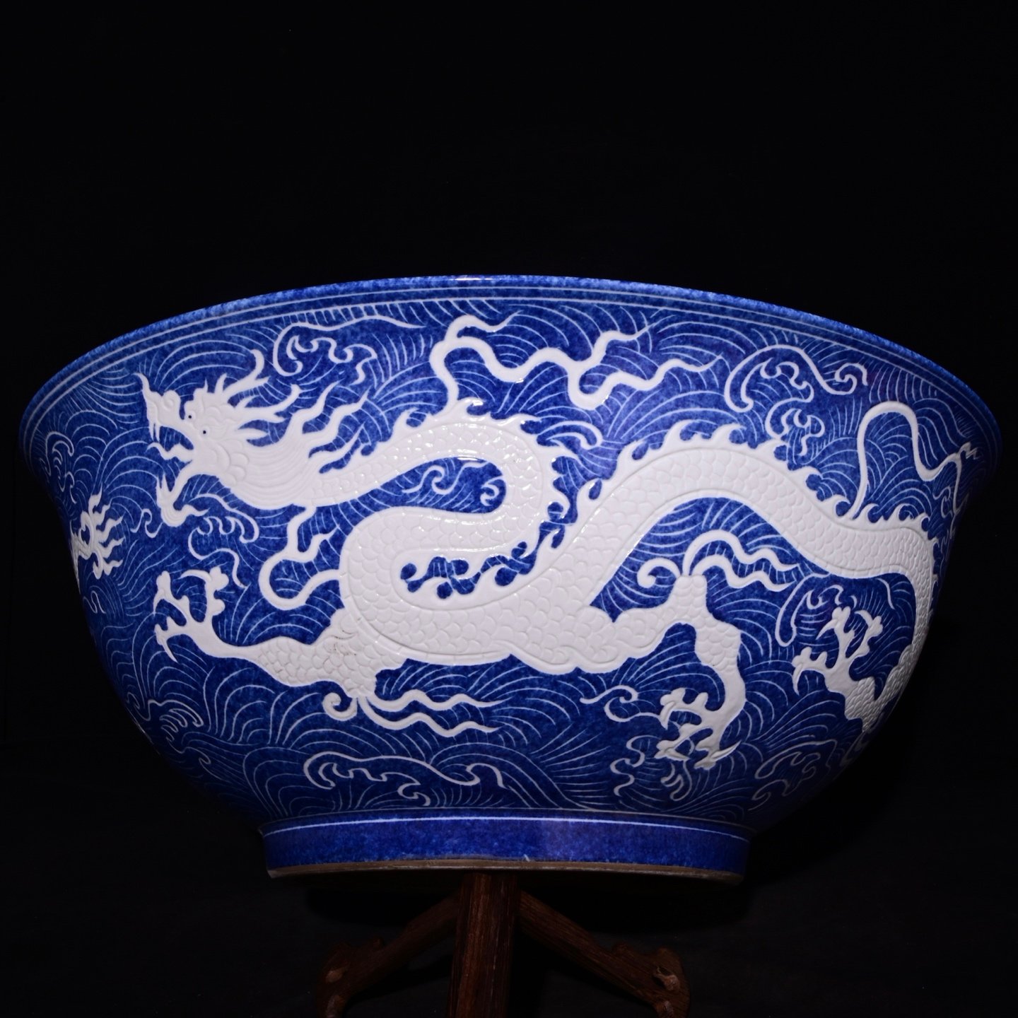 Chinese blue and white porcelain large bowl