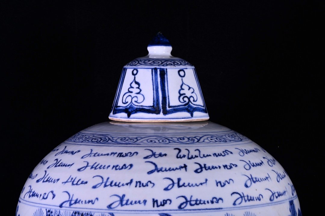 Chinese blue and white porcelain vase pair