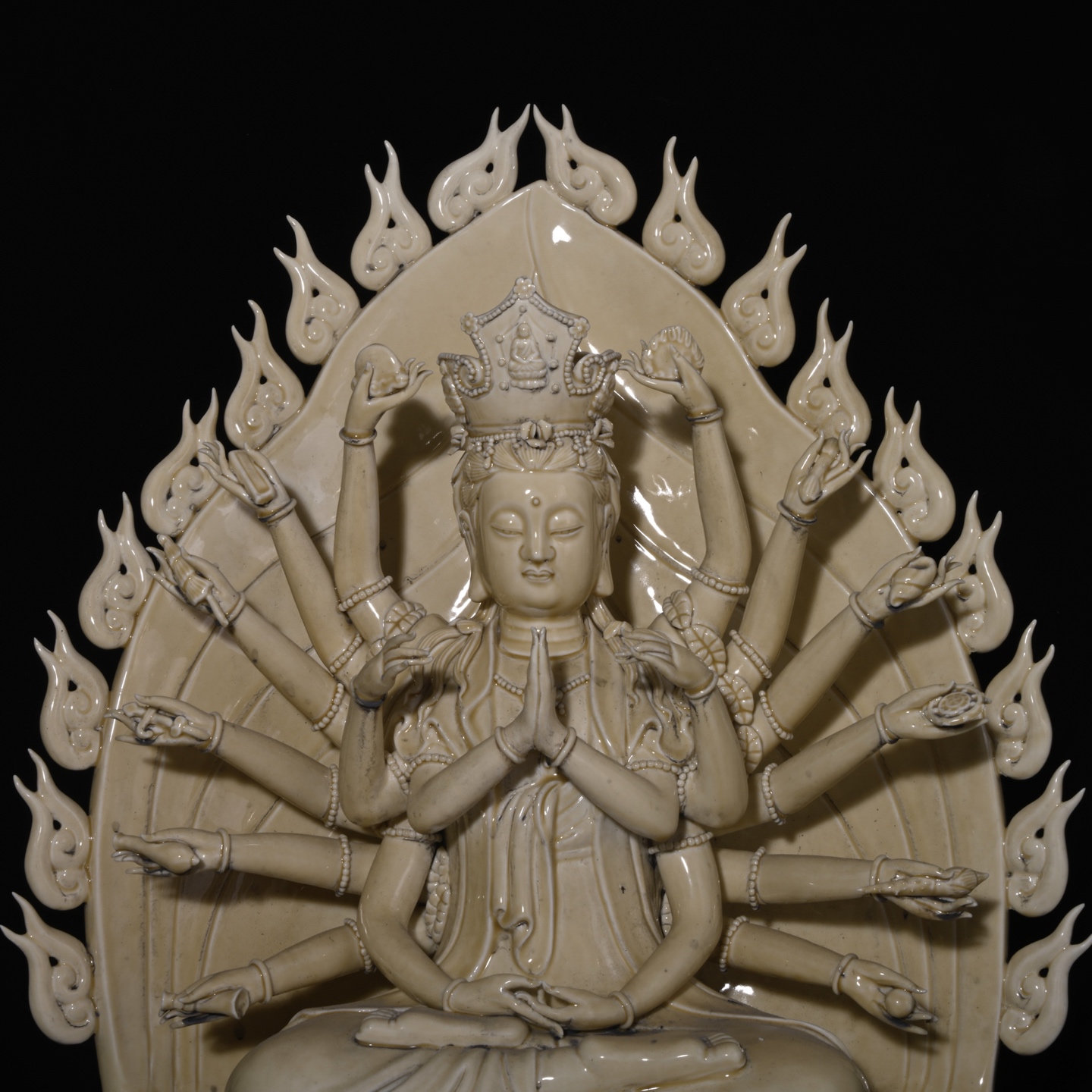 Chinese dehua porcelain buddha figure