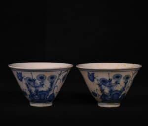Chinese blue and white porcelain bowl pair