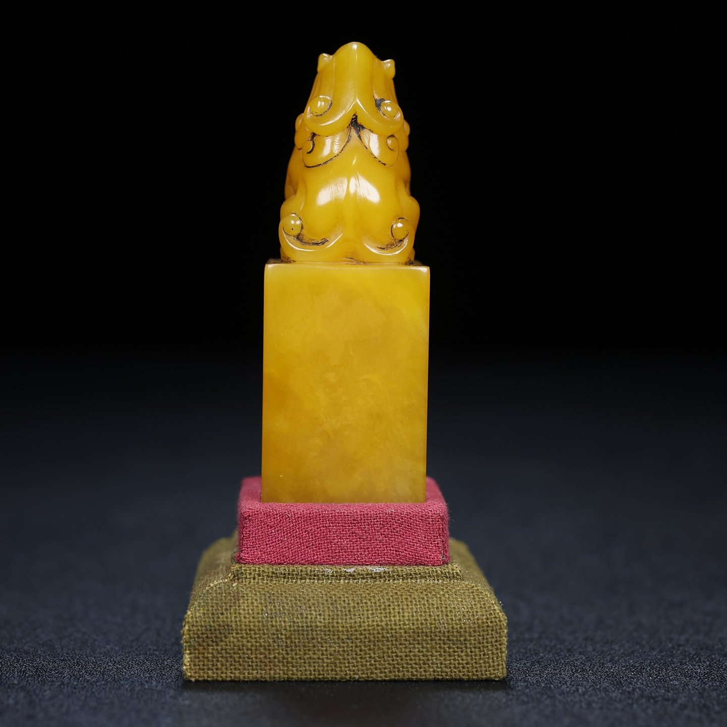 Chinese natural shoushan stone carved seal