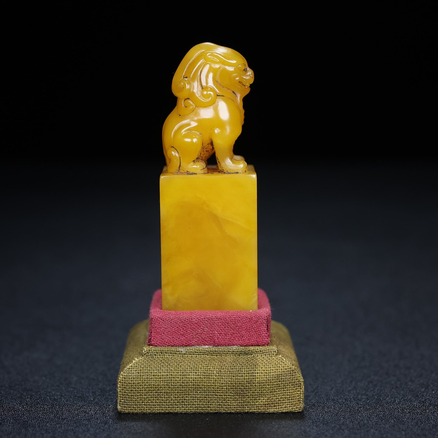 Chinese natural shoushan stone carved seal
