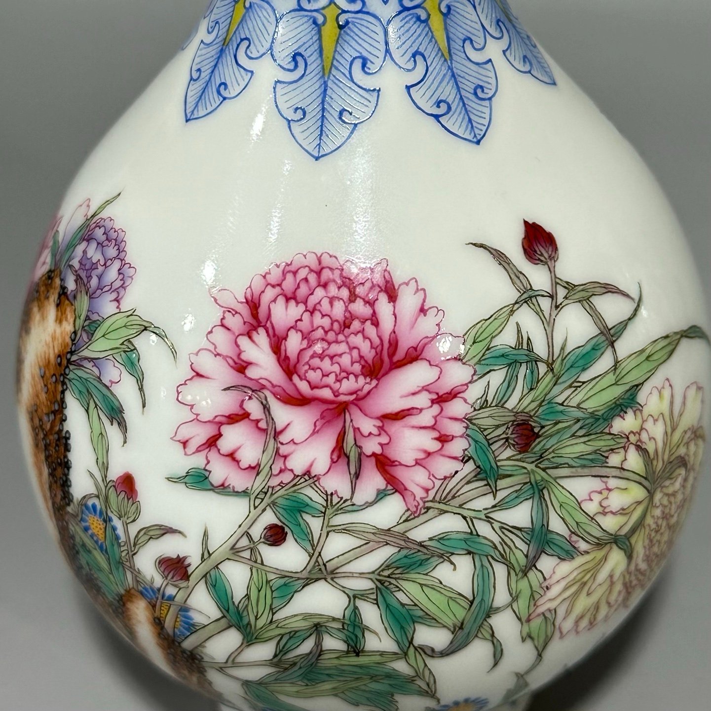 Qing Dynasty Qianlong enamel flower and bird jade Fuchun vase