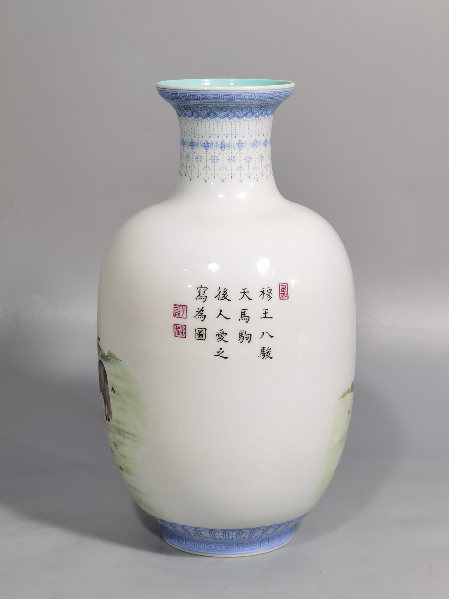 Qing Dynasty Qianlong thin carcass with green edges on top and bottom pastel lantern vase