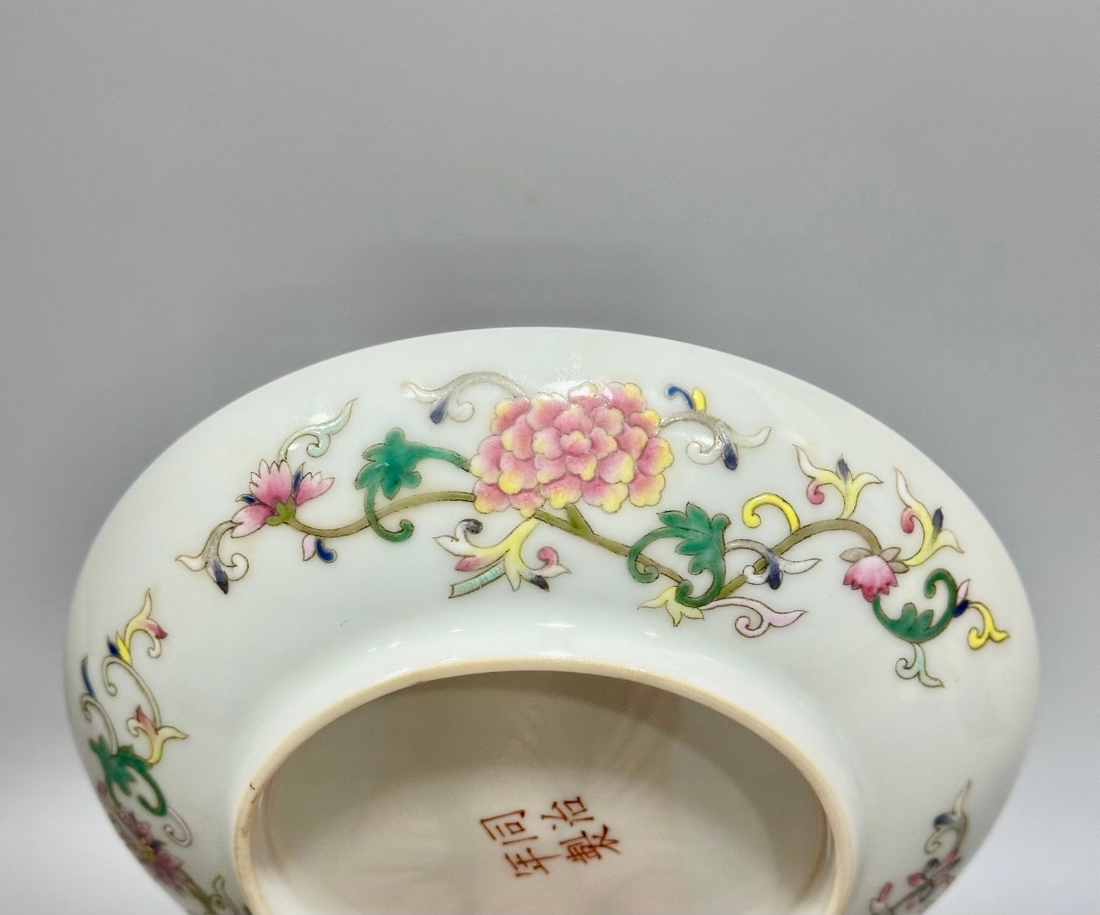 Qing Dynasty official kiln yellow ground pastel butterfly wedding plate
