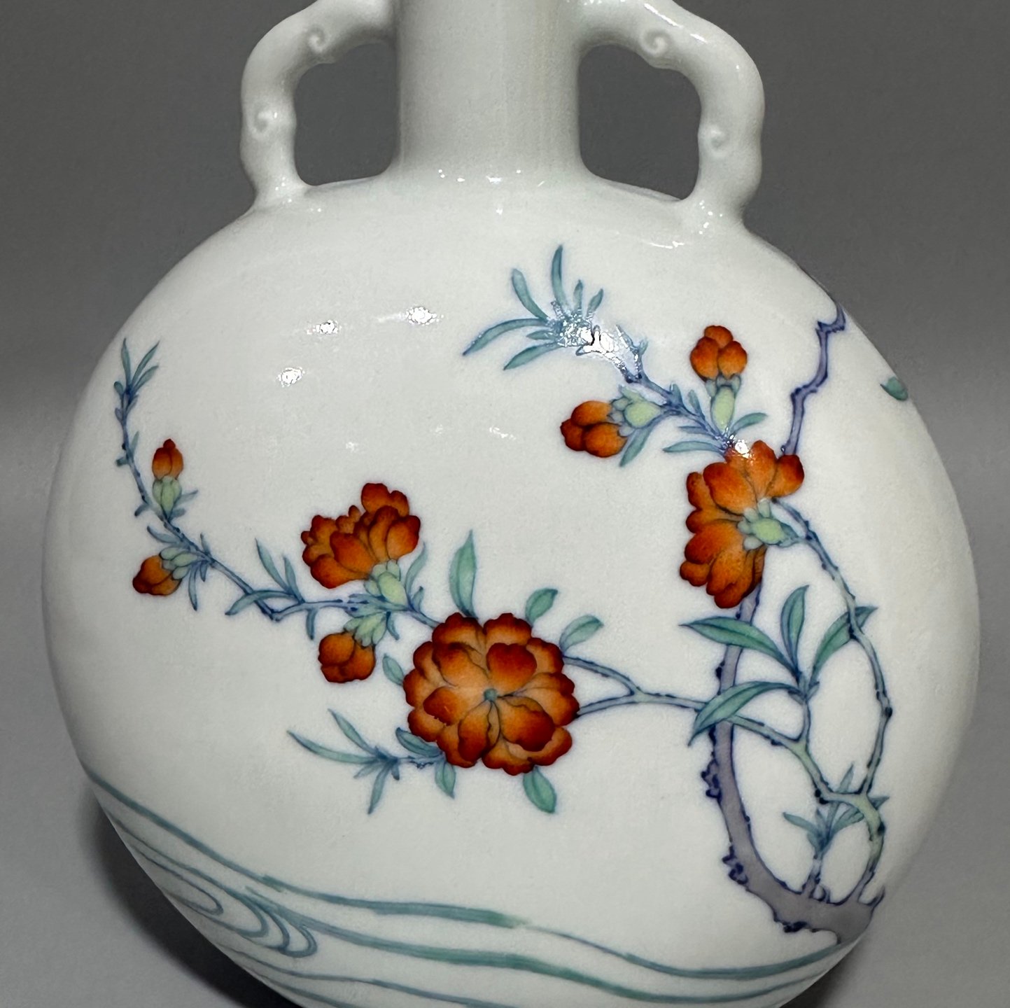 Ming Dynasty Qianlong Chenghua period moon-wrapped vase