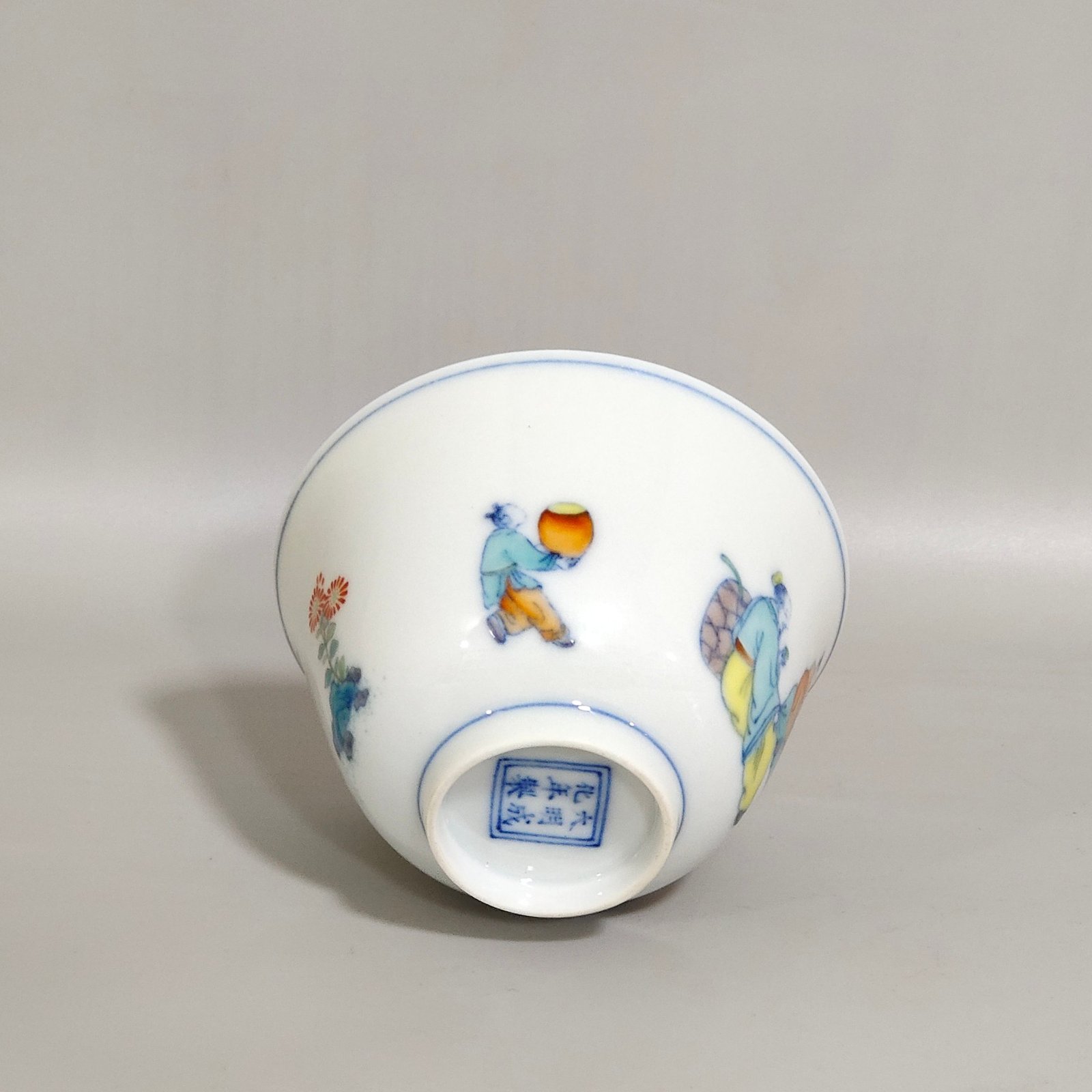 Ming Dynasty Qianlong Chenghua annual sustenance doucai character story Gao Shitu cup