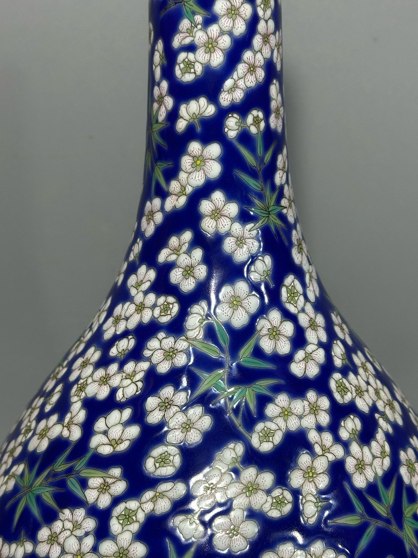 Qing Dynasty Qianlong sapphire blue ice plum vase