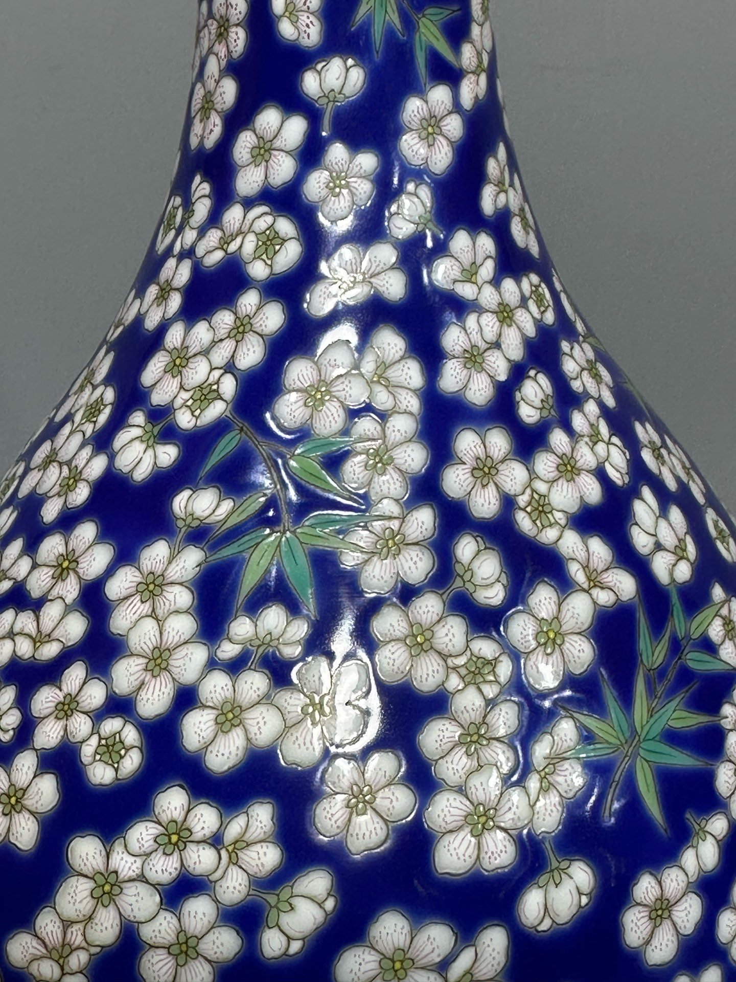Qing Dynasty Qianlong sapphire blue ice plum vase