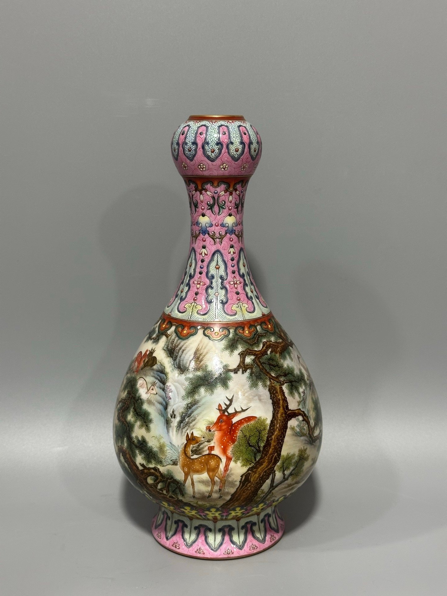 Qing Dynasty Qianlong an enamel-colored garlic vase