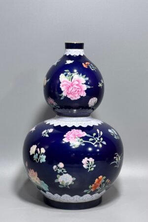 Qing Dynasty Qianlong blue-glazed pastel floral gourd vase
