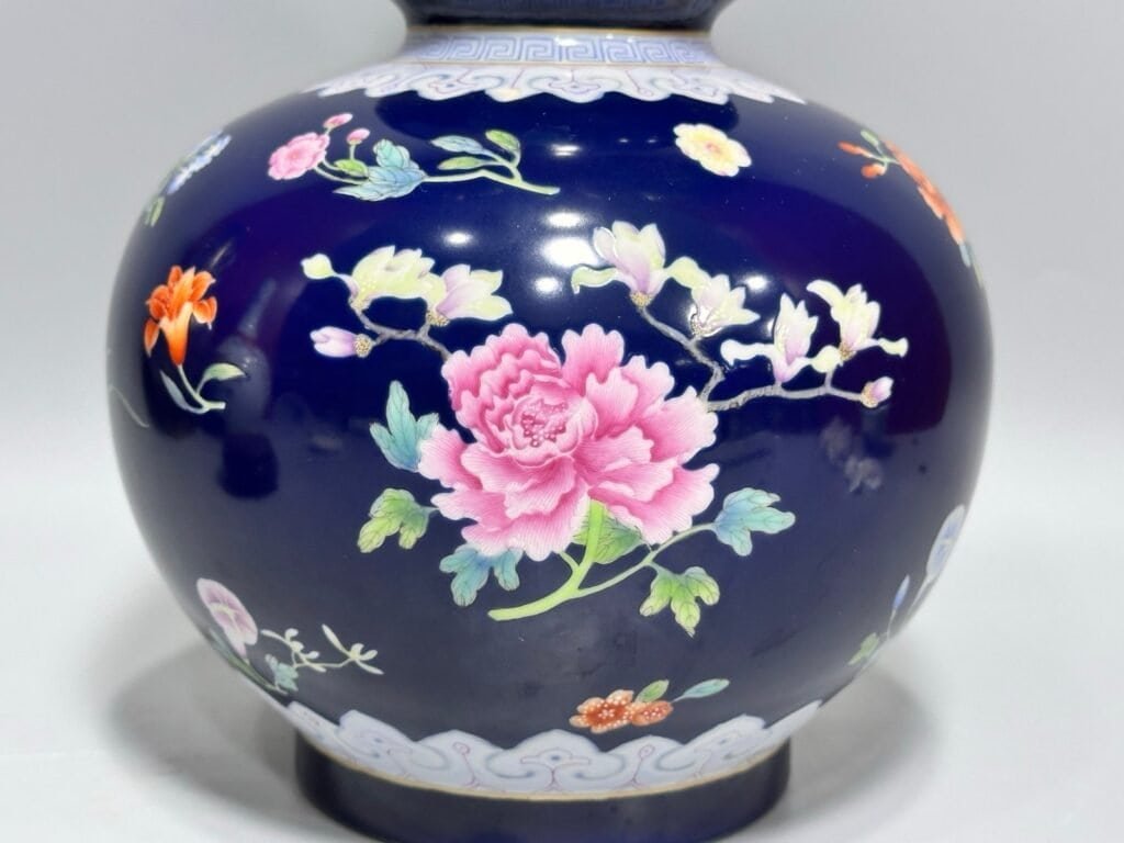 Qing Dynasty Qianlong blue-glazed pastel floral gourd vase