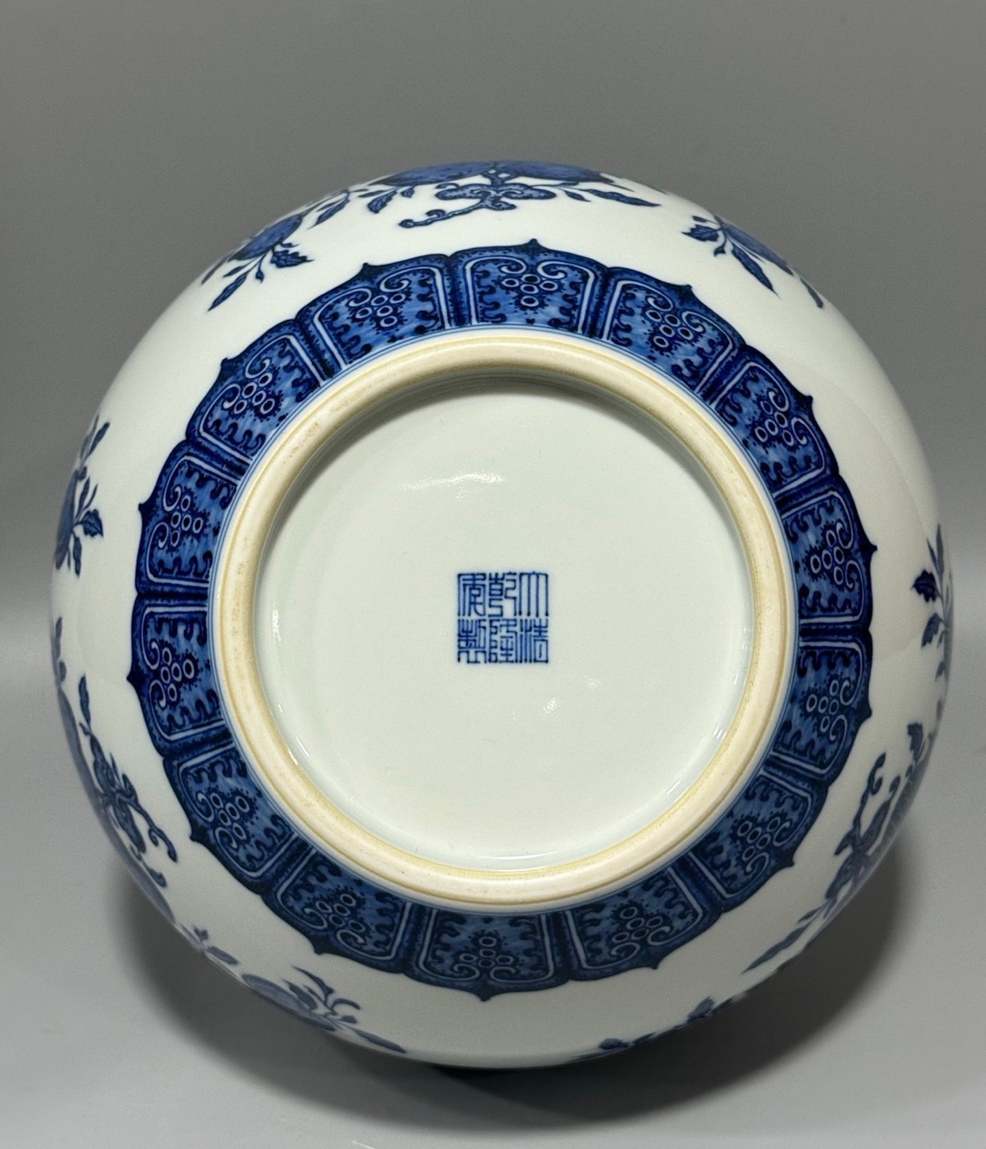 Qing Dynasty Qianlong blue and white three-fruit celestial sphere vase
