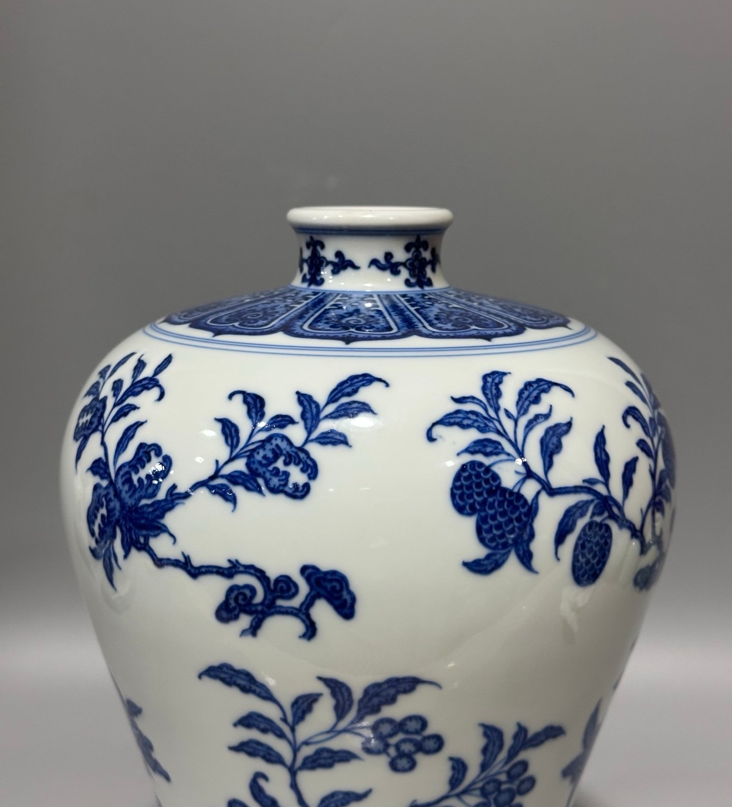 Qing Dynasty Qianlong blue and white plum vase