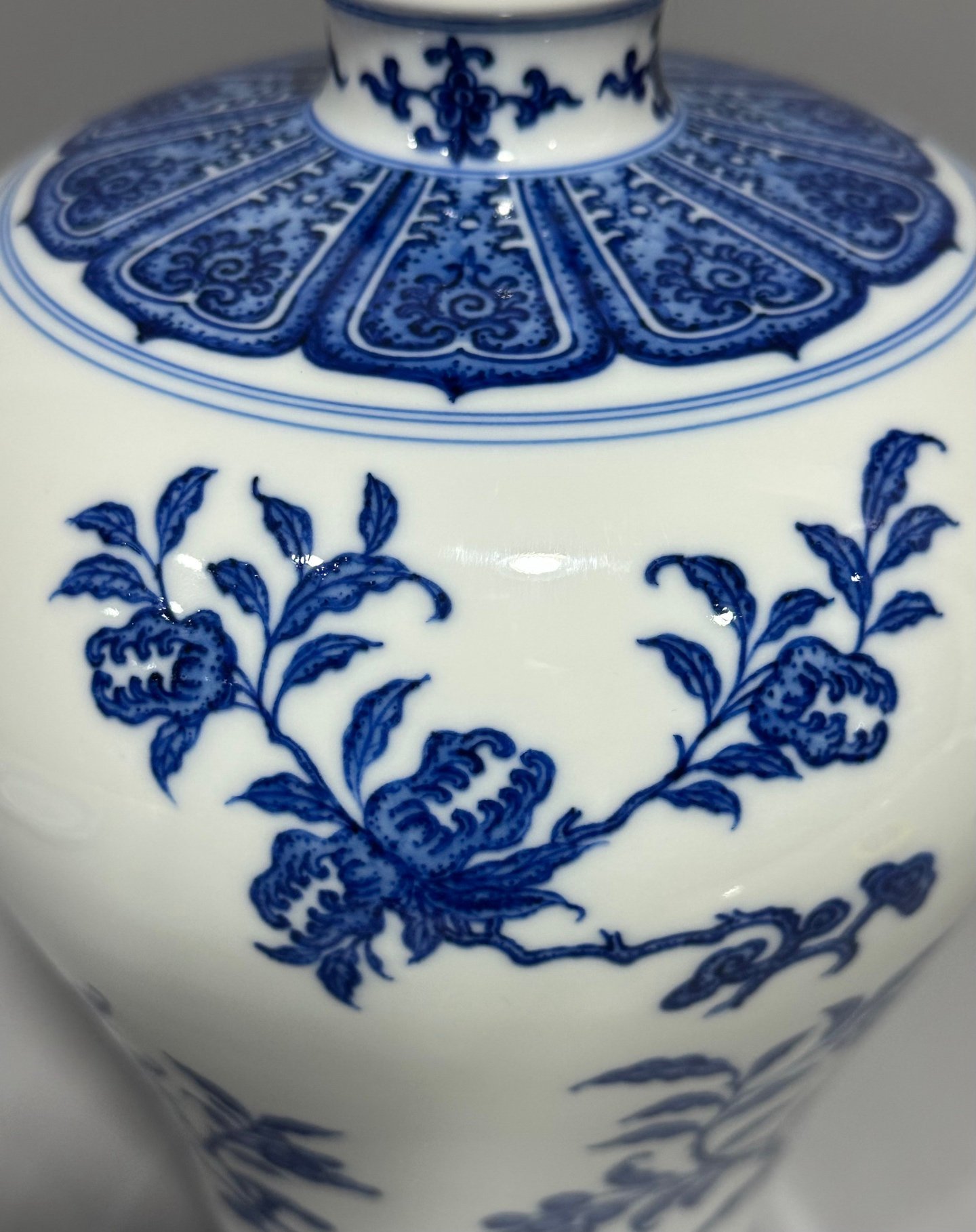 Qing Dynasty Qianlong blue and white plum vase