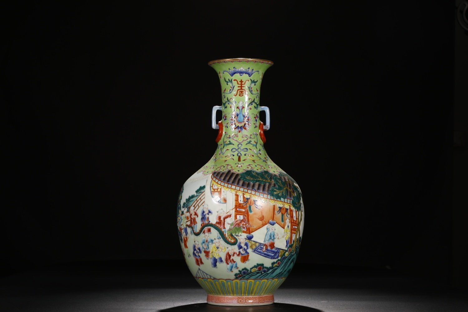 Qing Dynasty Qianlong Greenland pastel double-eared bottle