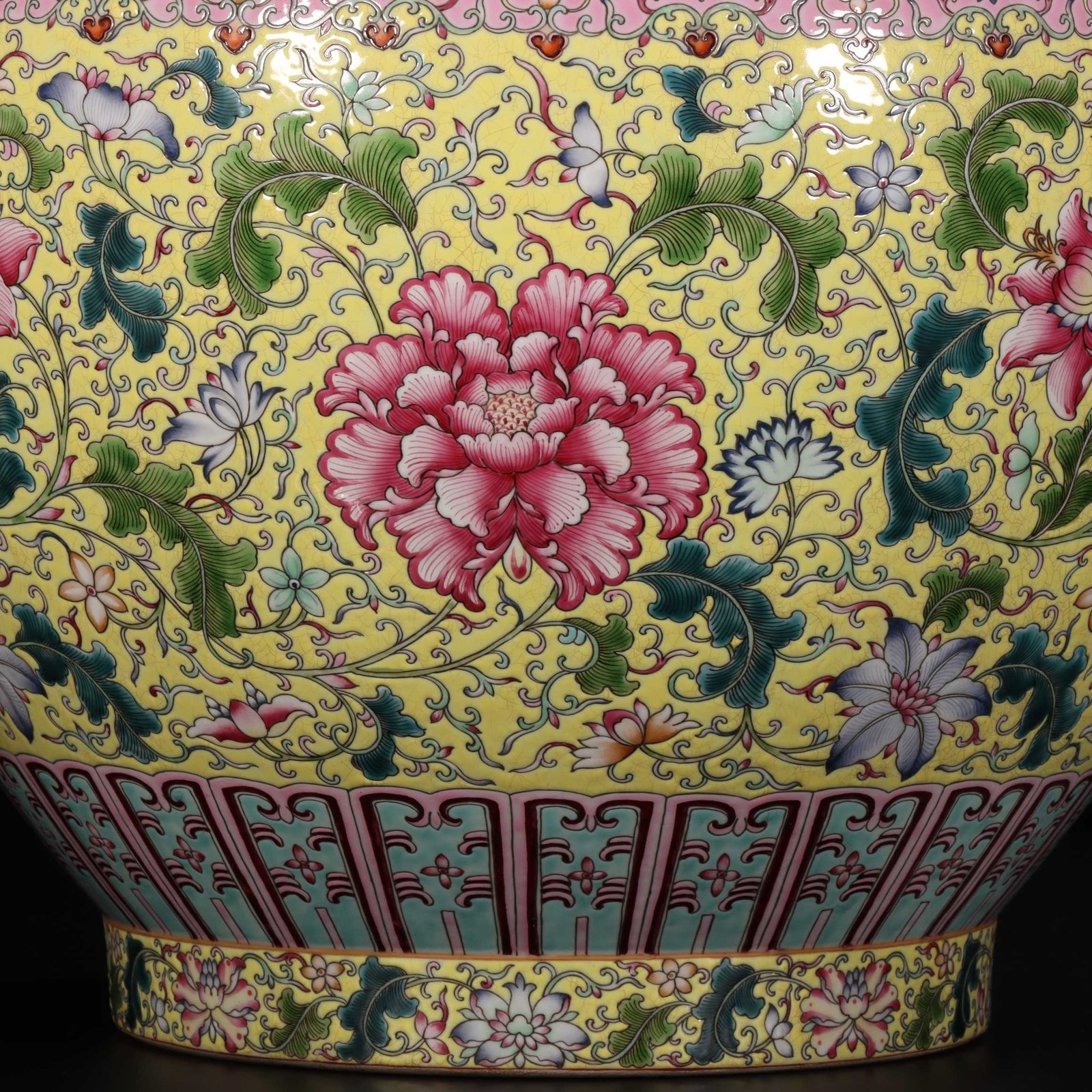 Qing Dynasty Qianlong pastel painted gold-wrapped lotus flower and amphora