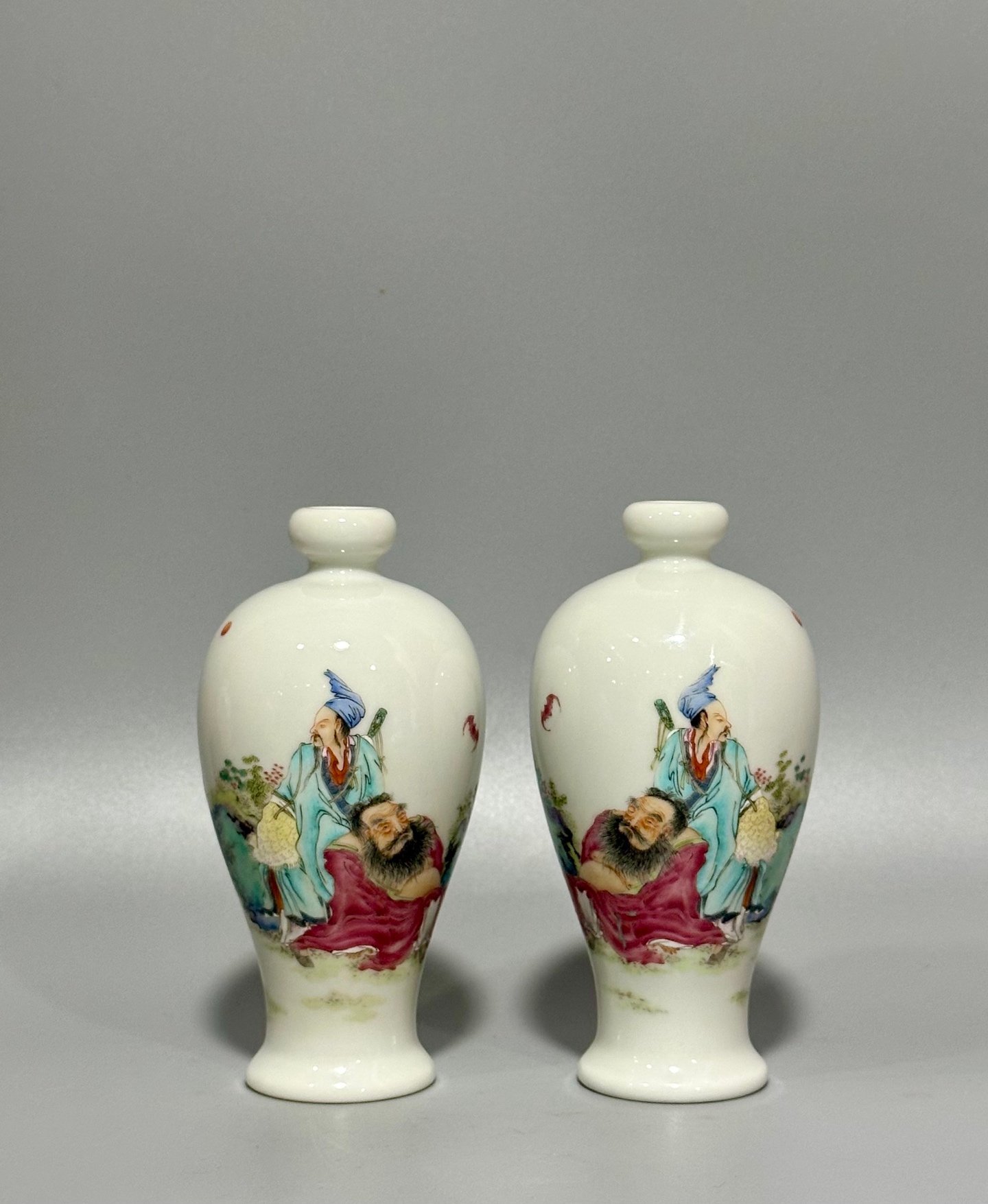 Qing Dynasty Yongzheng pastel plum vase