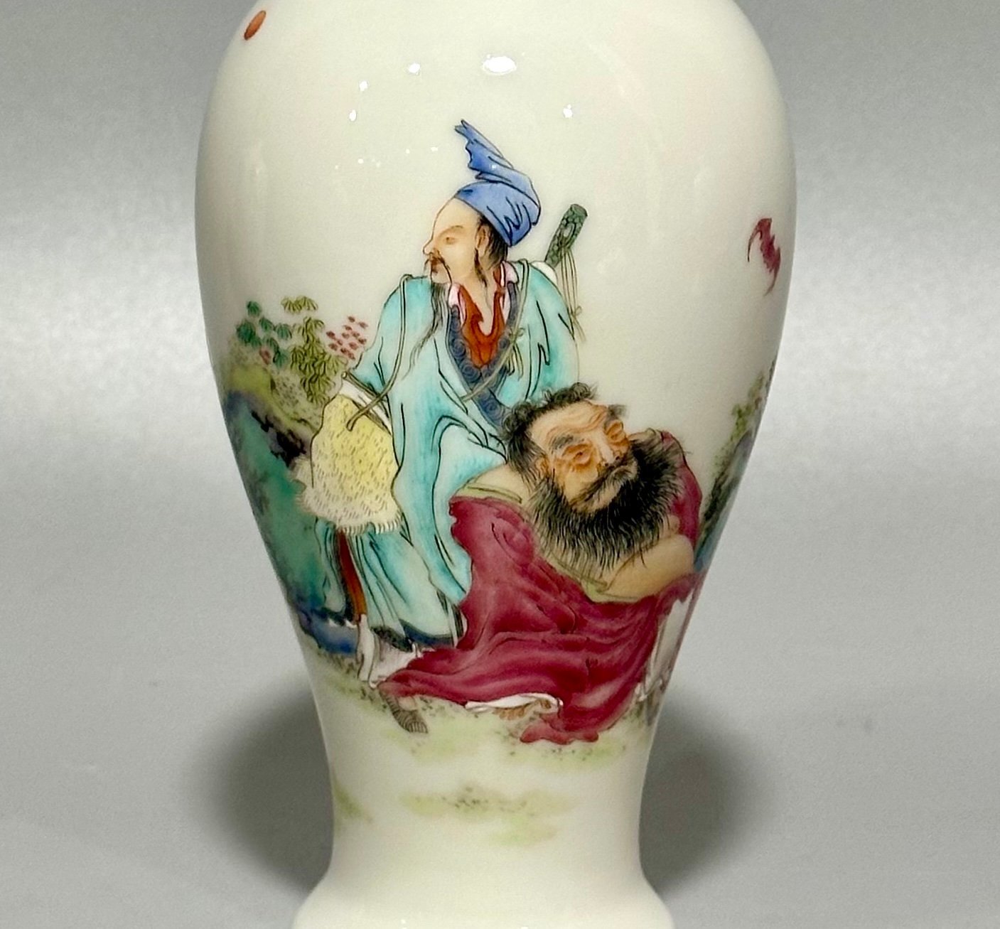 Qing Dynasty Yongzheng pastel plum vase