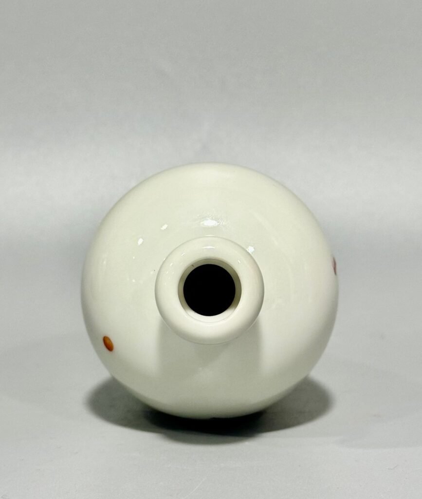 Qing Dynasty Yongzheng pastel plum vase