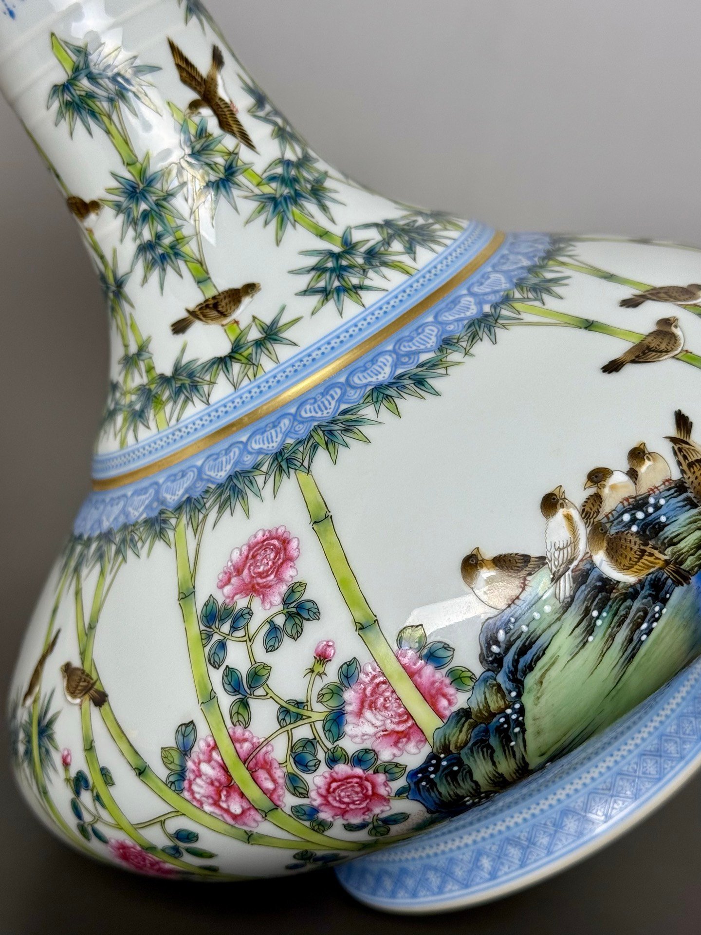Qing Dynasty Yongzheng gold-plated vase