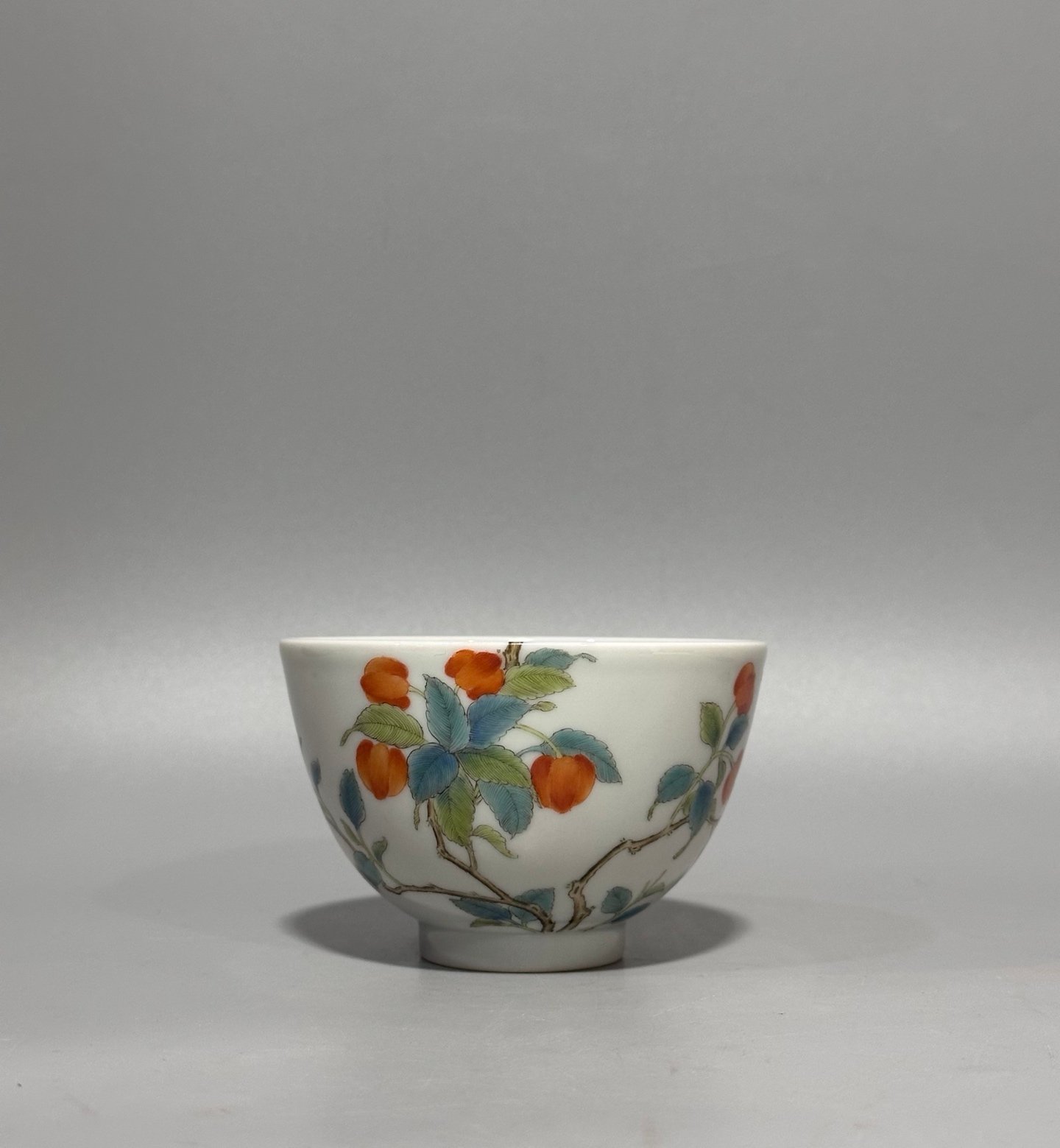 Qing Dynasty Yongzheng this pastel-colored cherry-patterned bowl