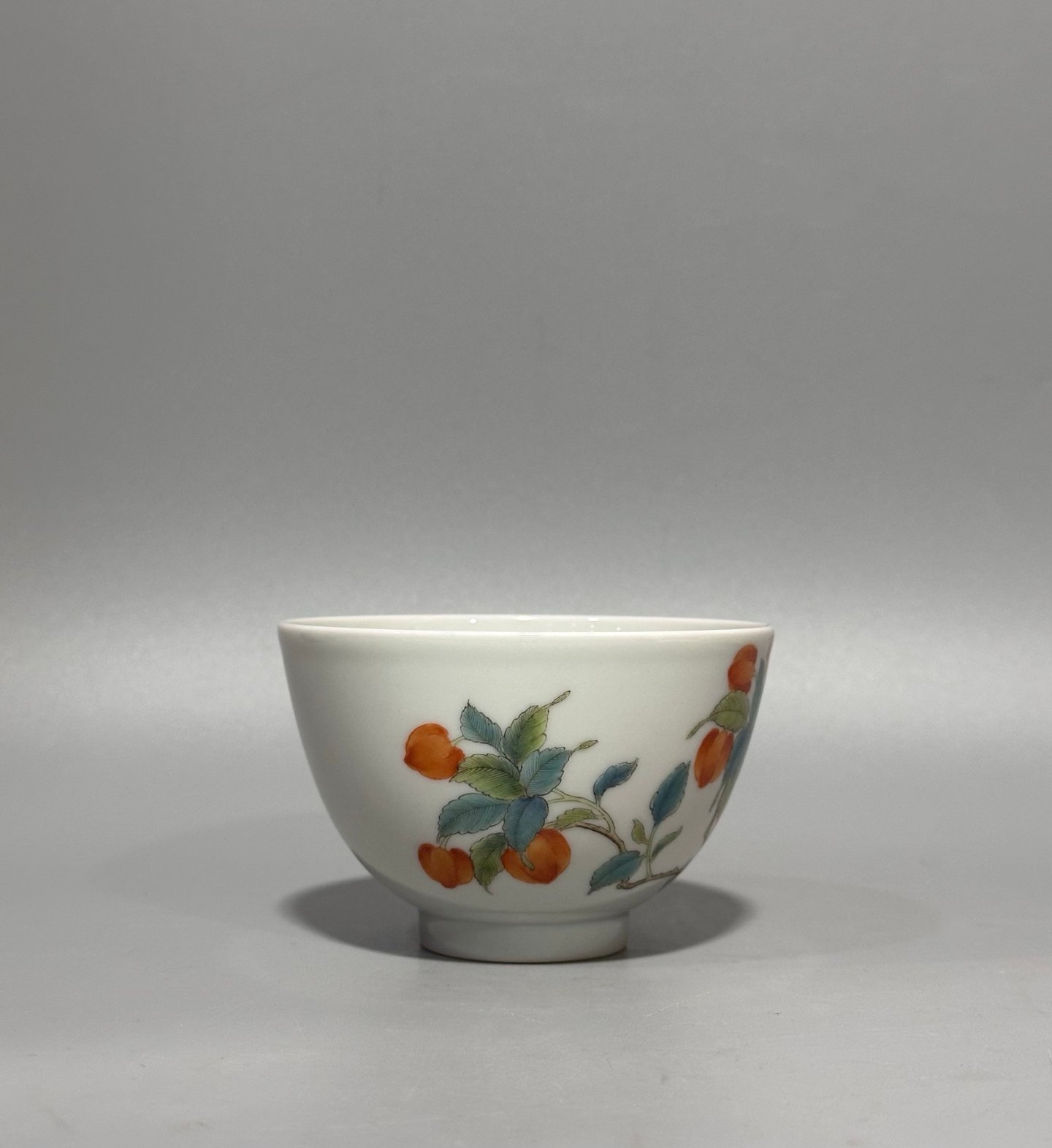 Qing Dynasty Yongzheng this pastel-colored cherry-patterned bowl