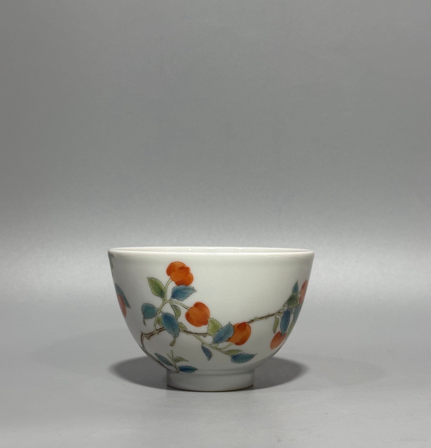Qing Dynasty Yongzheng this pastel-colored cherry-patterned bowl