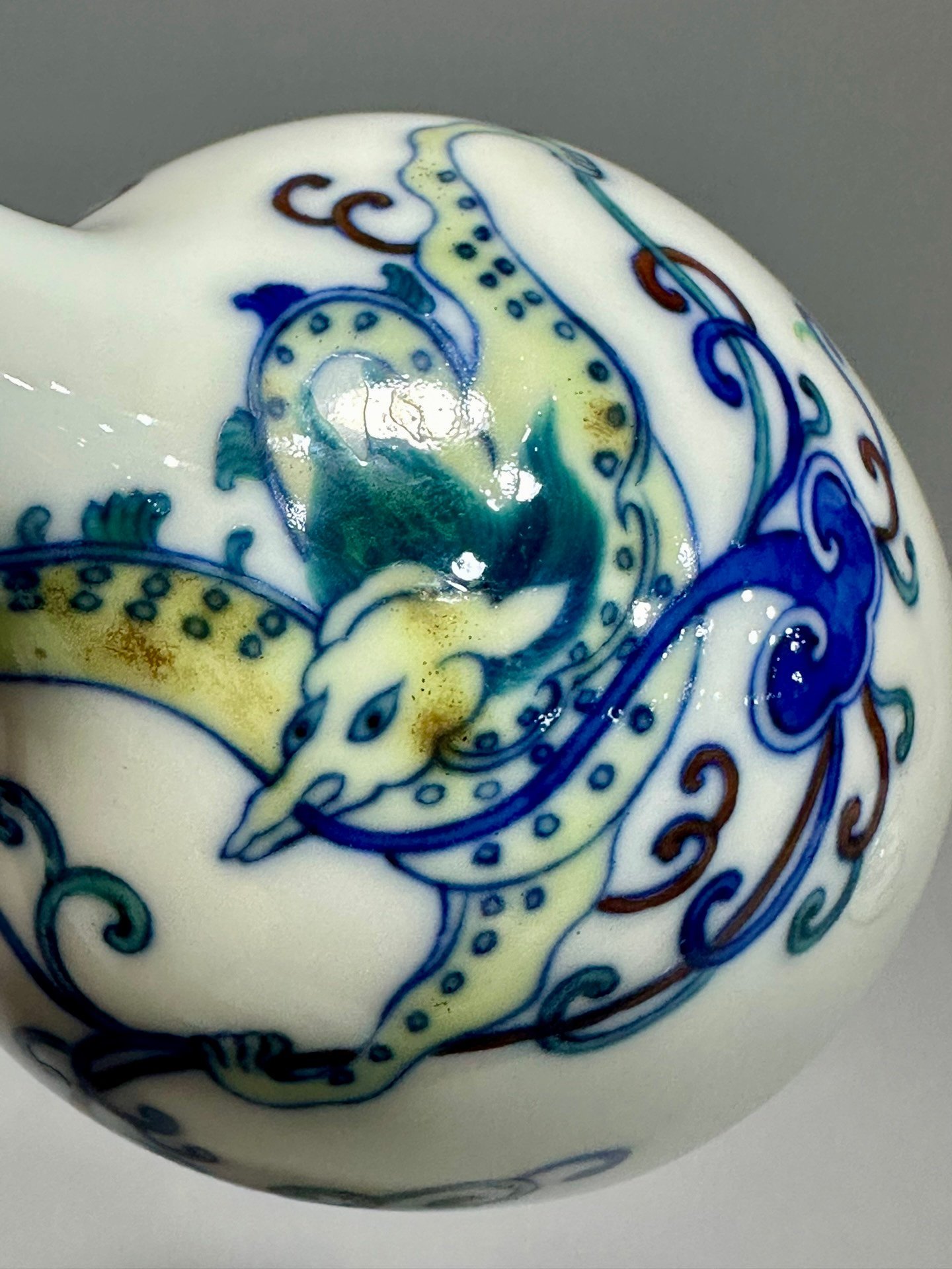 Qing Dynasty Yongzheng long-necked small vase