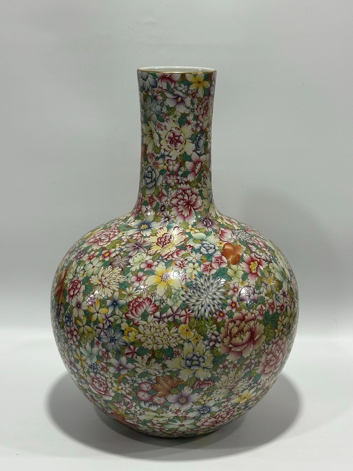 Qing Dynasty Yongzheng an enamel celestial vase