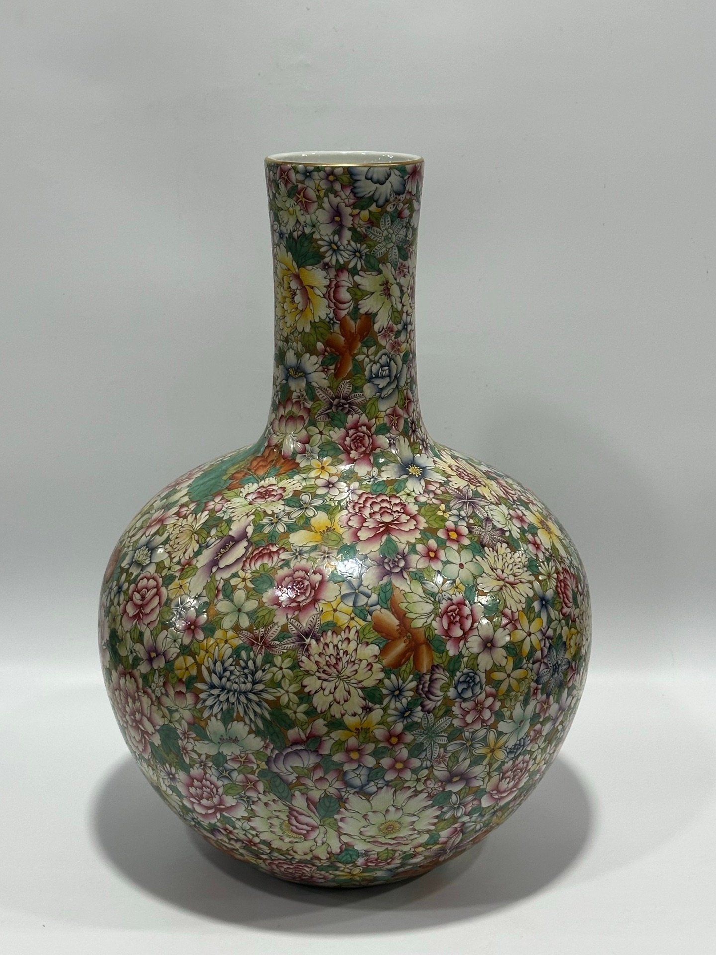 Qing Dynasty Yongzheng an enamel celestial vase