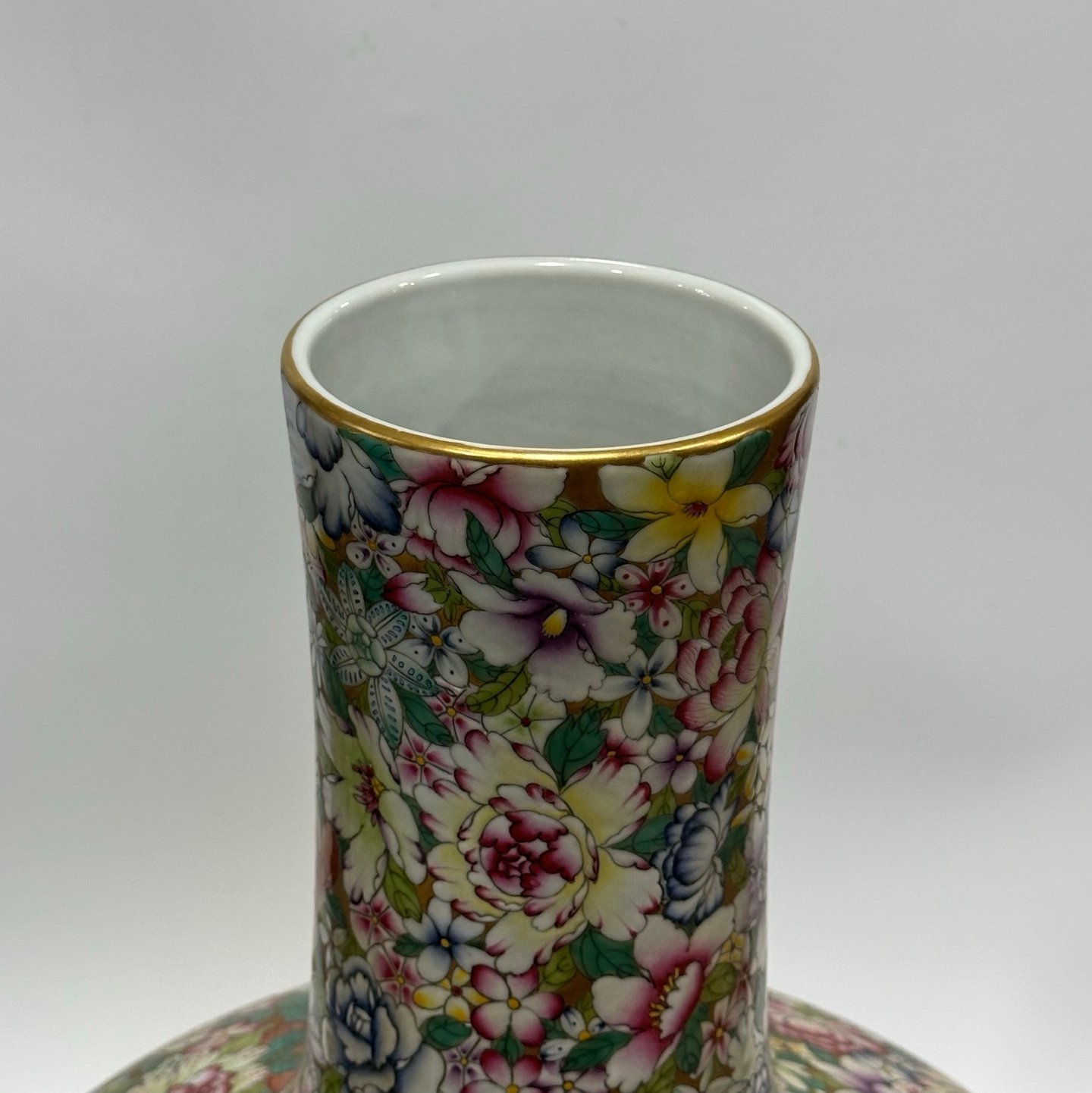 Qing Dynasty Yongzheng an enamel celestial vase