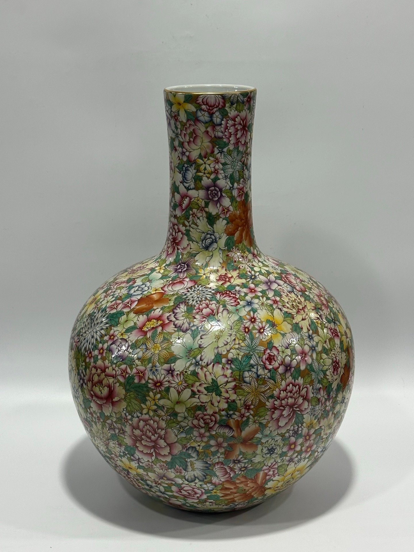 Qing Dynasty Yongzheng an enamel celestial vase