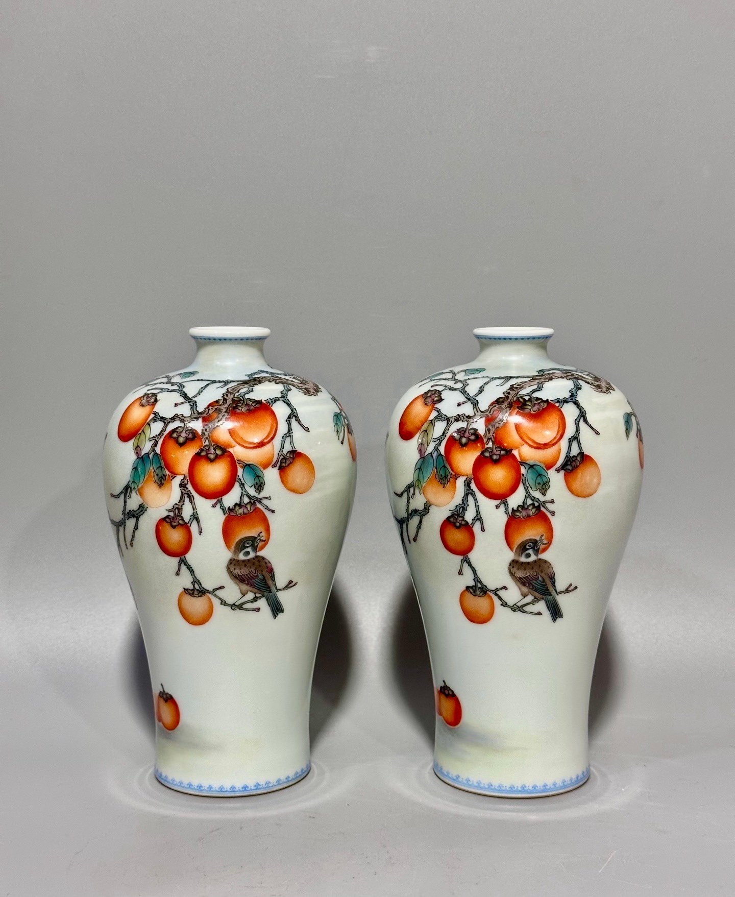 Qing Dynasty Yongzheng this enamel vase with flower