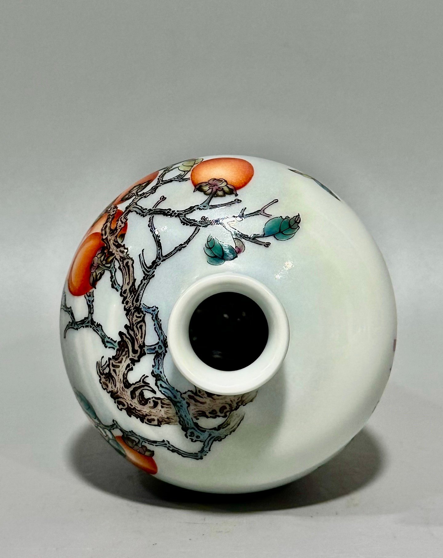 Qing Dynasty Yongzheng this enamel vase with flower