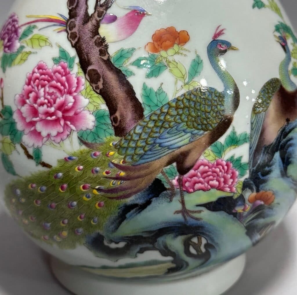 Qing Dynasty Yongzheng enamel flower bird and jade spring vase