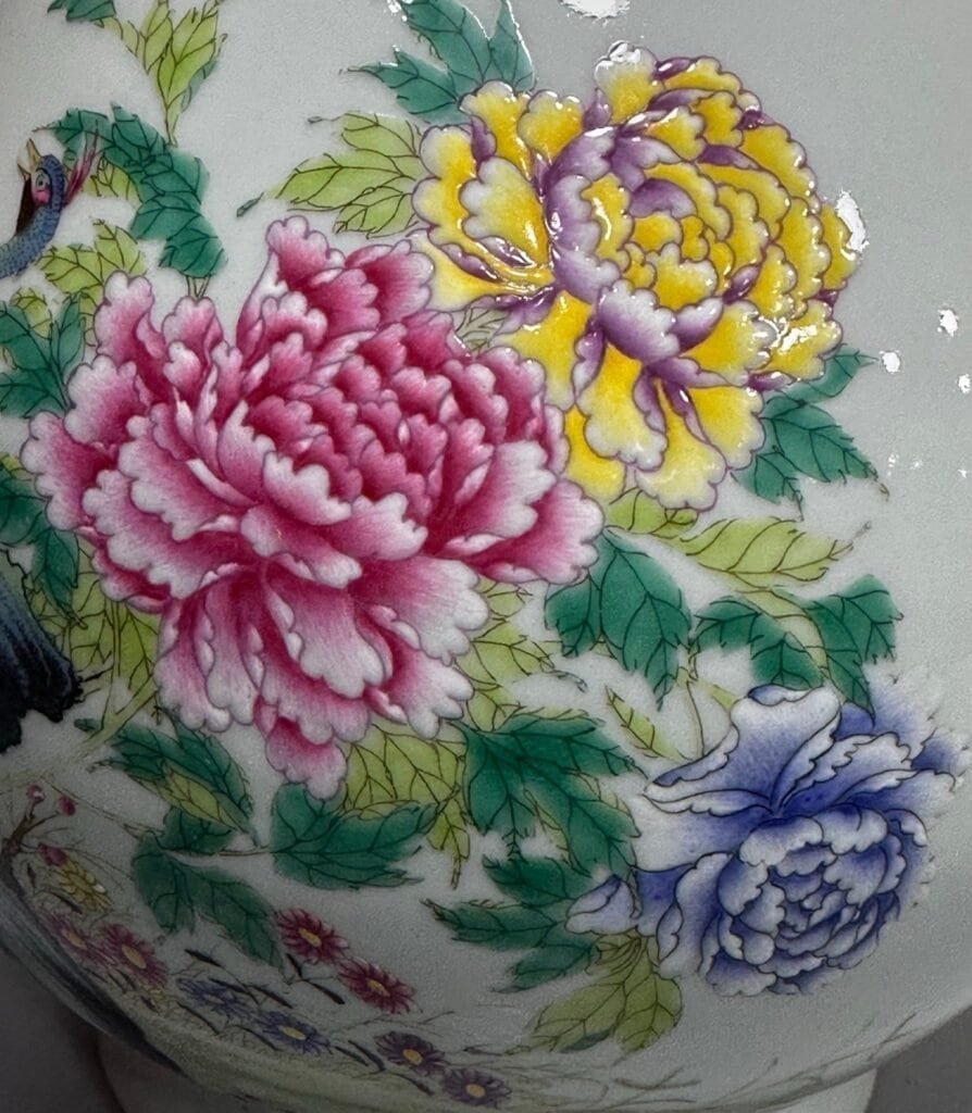 Qing Dynasty Yongzheng enamel flower bird and jade spring vase