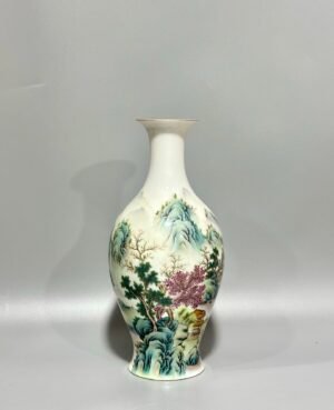 Qing Dynasty Yongzheng this pastel olive vase