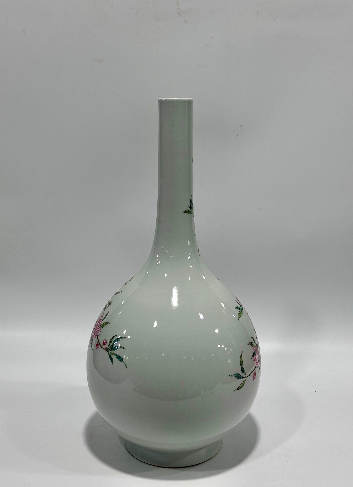 Qing Dynasty Yongzheng this pastel plum blossom vase