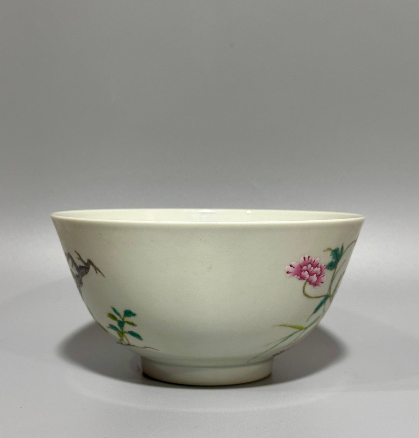 Qing Dynasty Yongzheng this is pastel flower-flowered wealth bowl
